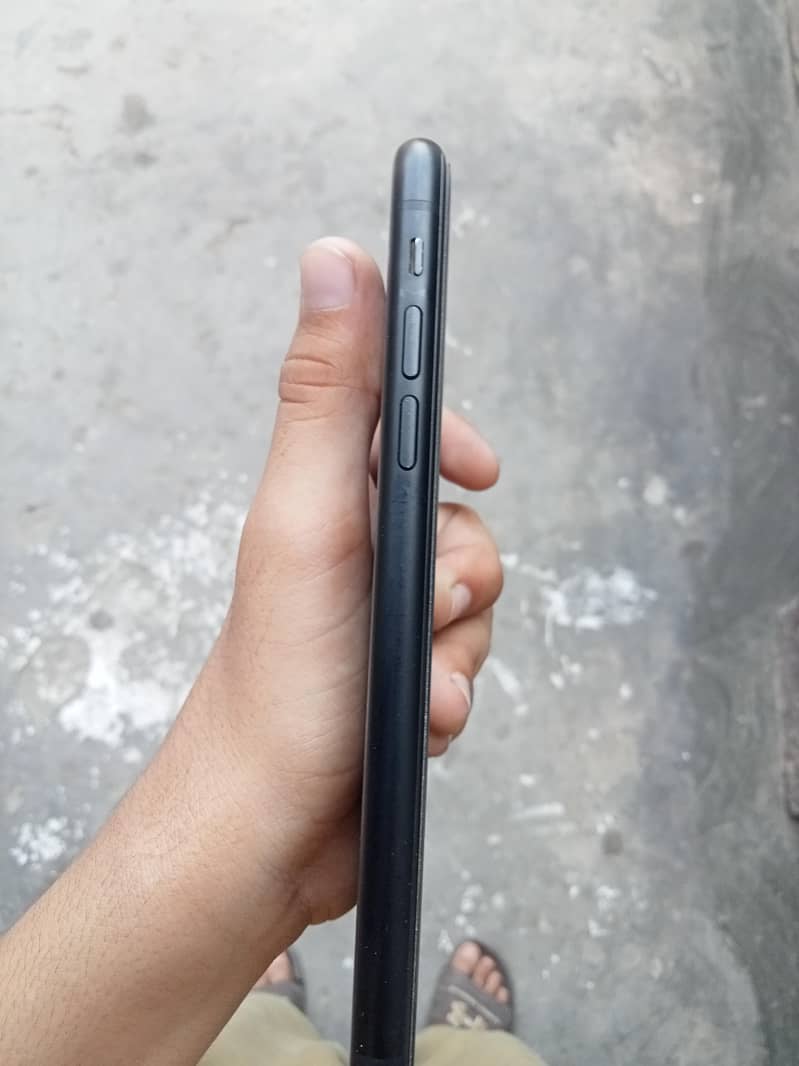 iphone XR 4