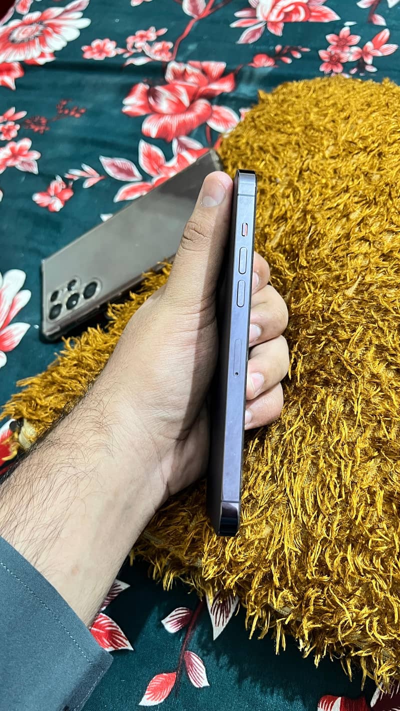 Apple iPhone 14 Pro Max 1