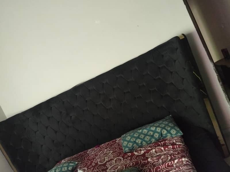 king size bed+dressing table/good condition 1