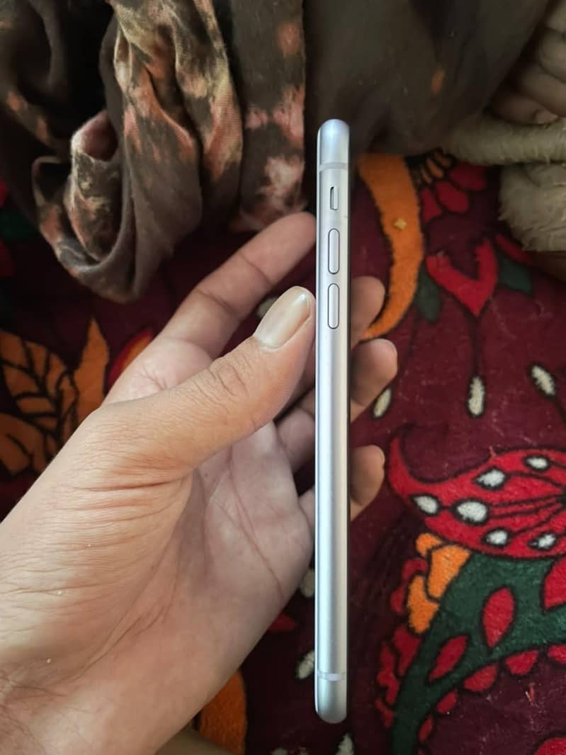 Apple iPhone 11 2