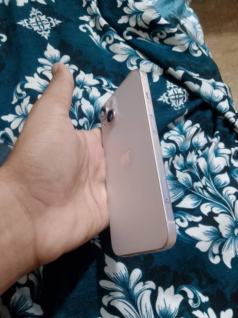 Apple iPhone 13 2