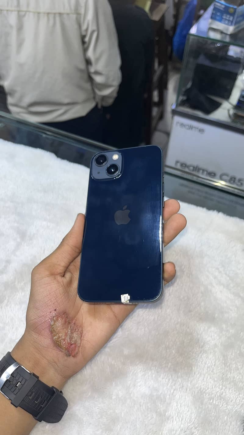 Apple iPhone 13 2