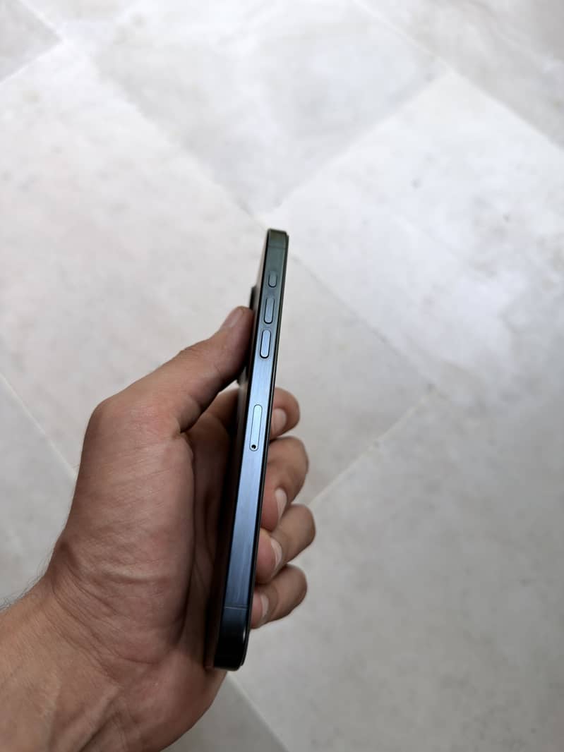iPhone 15 Pro Max 3