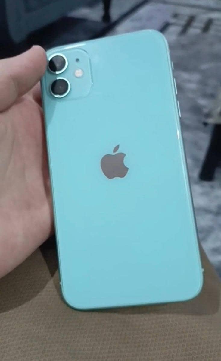 Apple iPhone 11 4