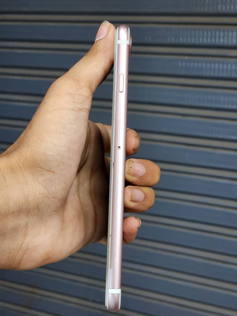 Apple iPhone 7 Plus 1