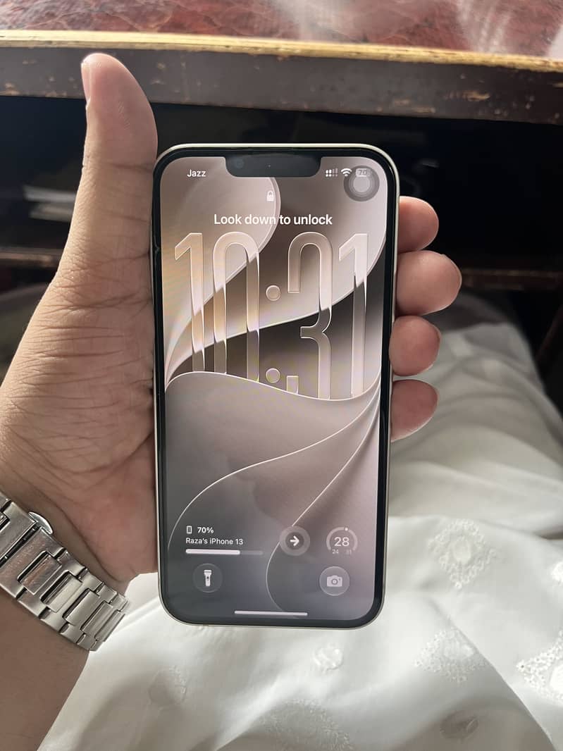 Apple iPhone 13 3