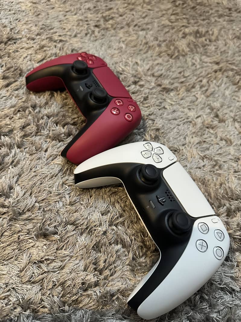Ps5 and ps4 controllers 1