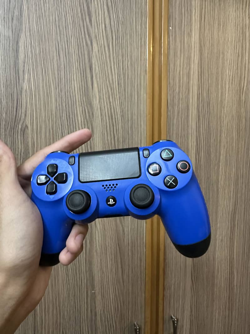 Ps5 and ps4 controllers 2