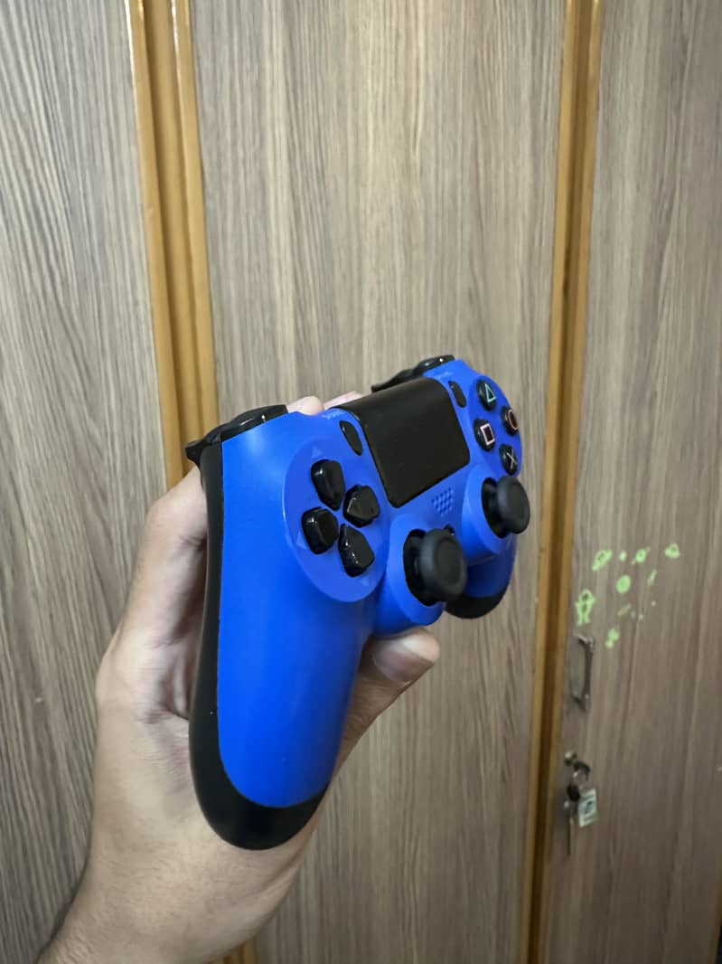 Ps5 and ps4 controllers 5