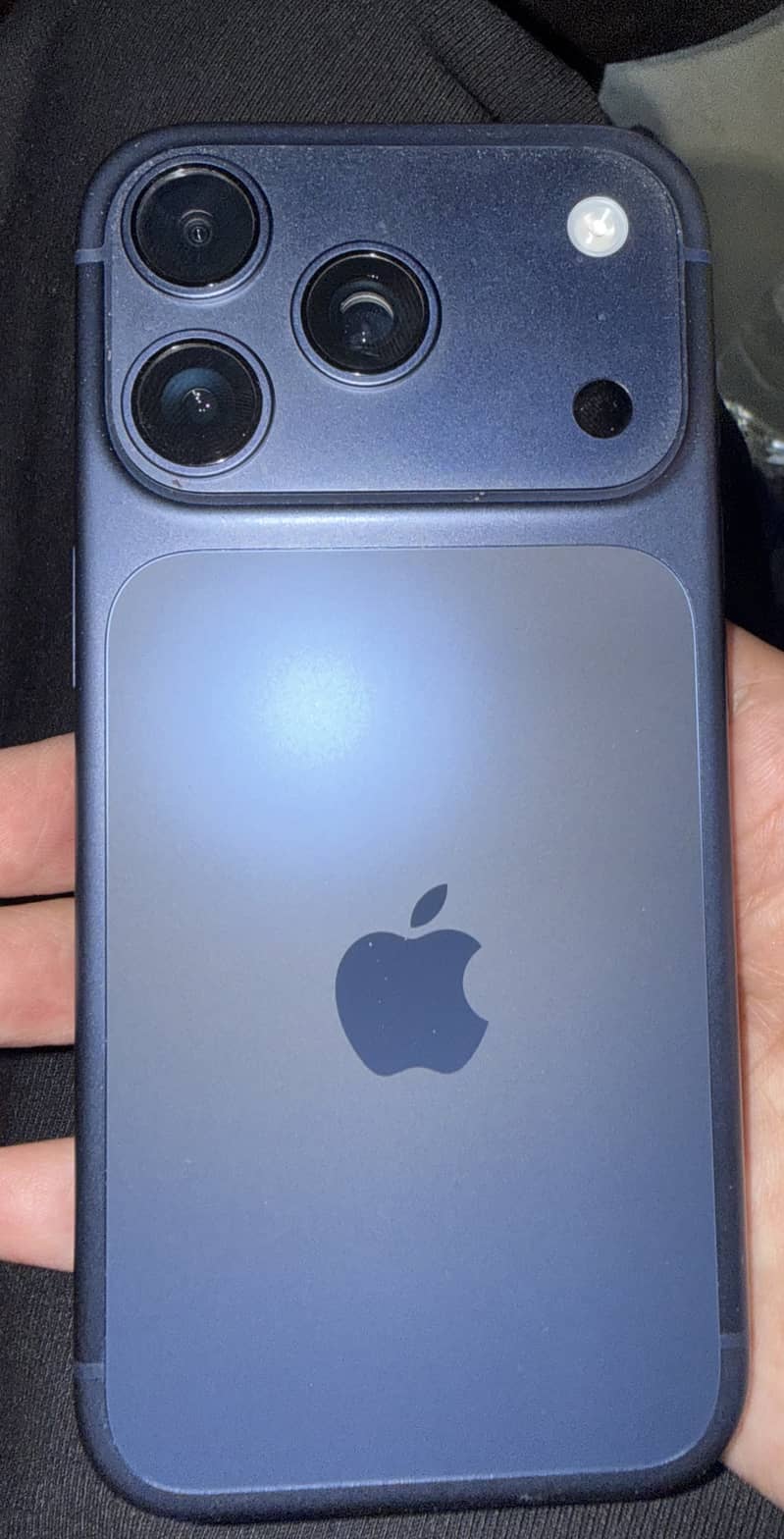 Apple iPhone 17 Pro 1