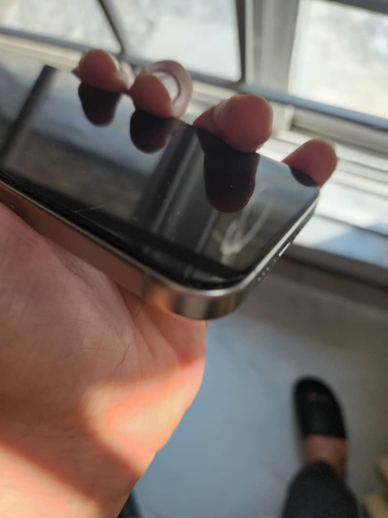 Apple iPhone 15 Pro 6