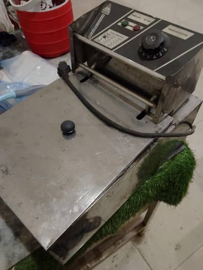 8 letter deep fryer