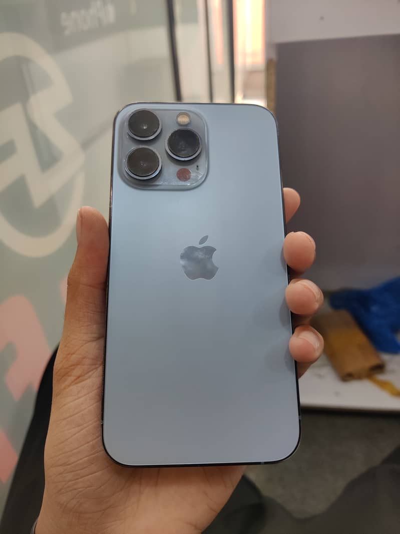 Apple iPhone 13 Pro 0