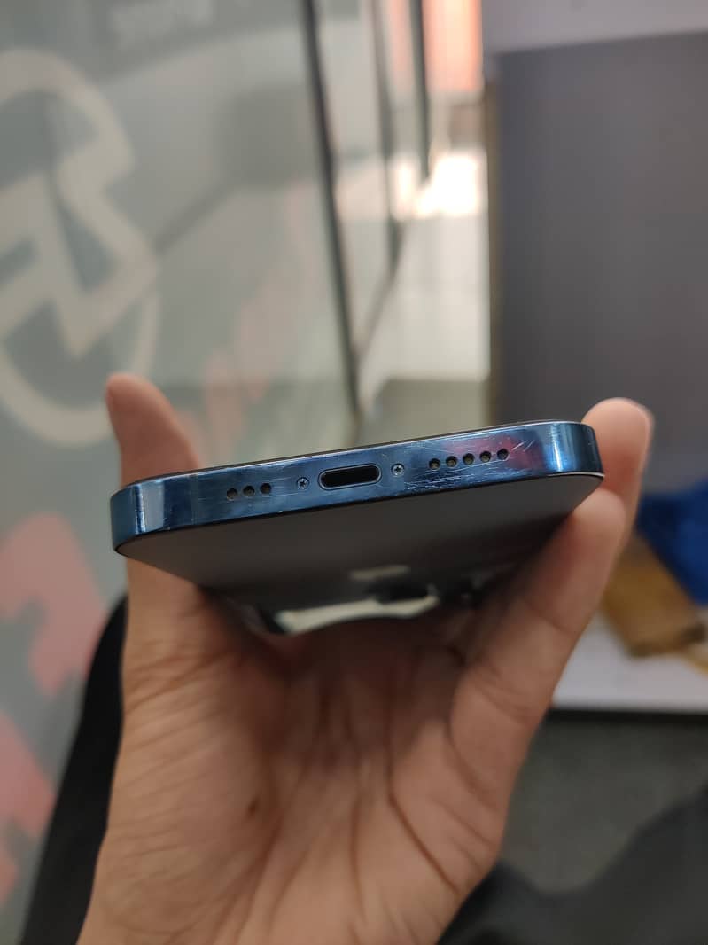 Apple iPhone 13 Pro 1