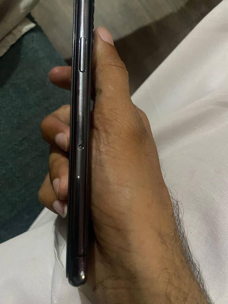 Apple iPhone 11 Pro 3