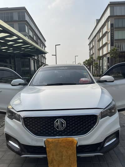MG HS 2021