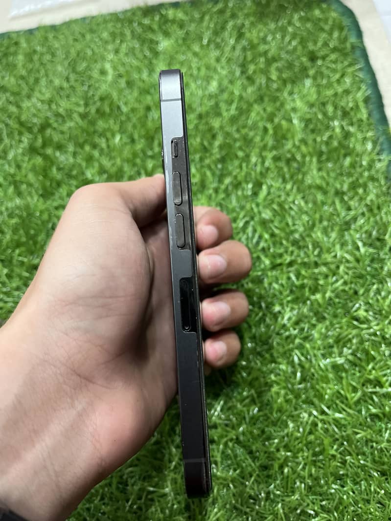Apple iPhone 13 Pro 6