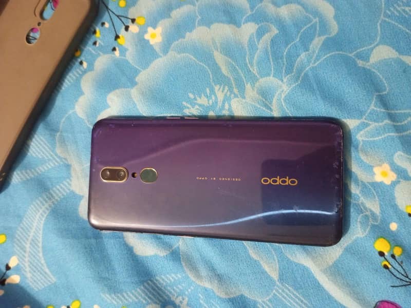 OPPO F11 0