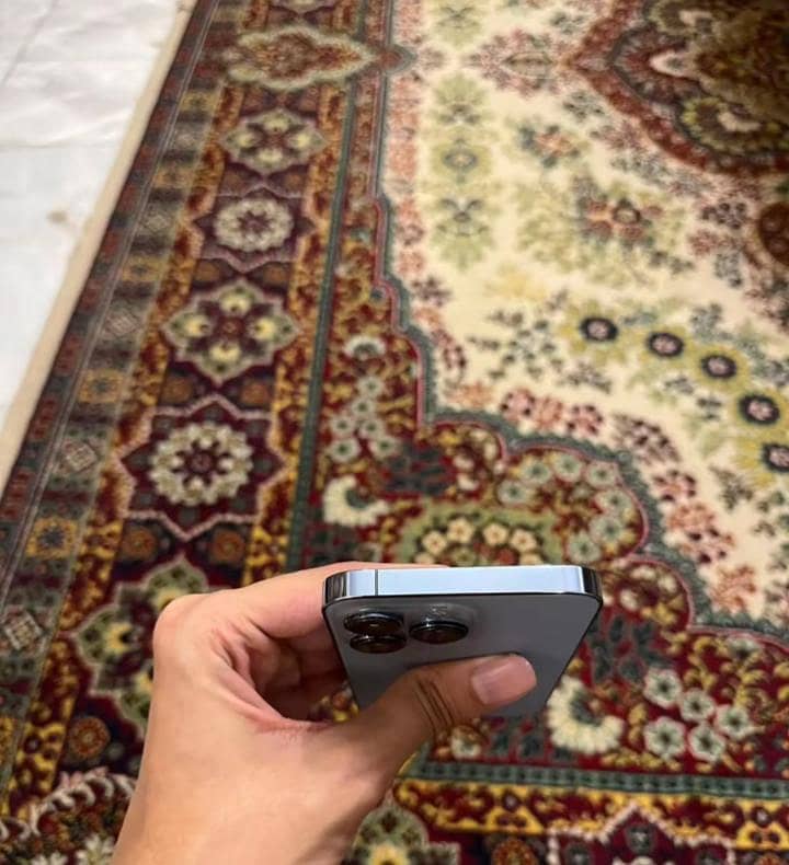 Apple iPhone 13 Pro 1