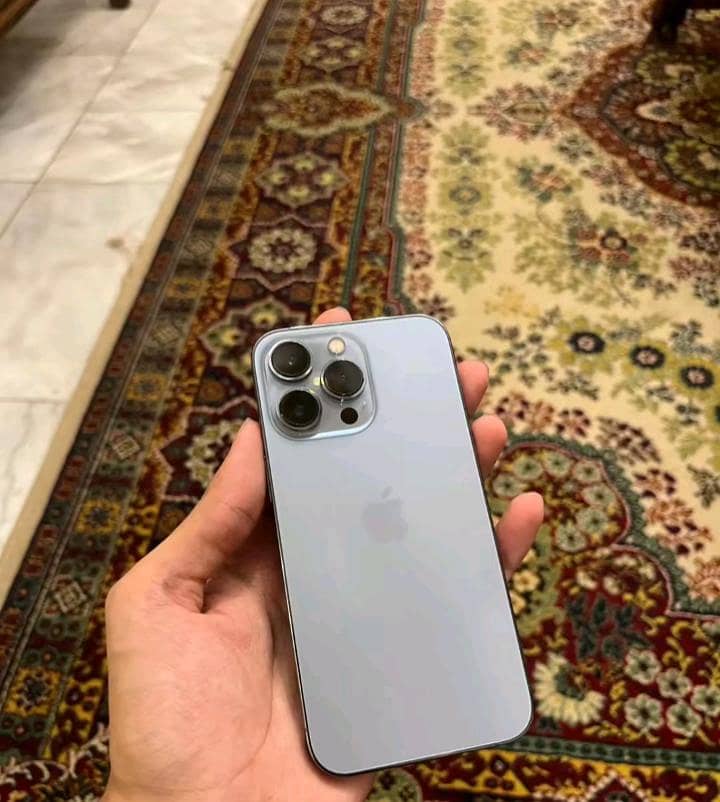 Apple iPhone 13 Pro 2