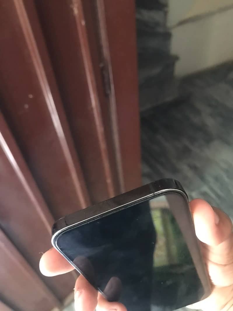 Apple iPhone 13 Pro 4