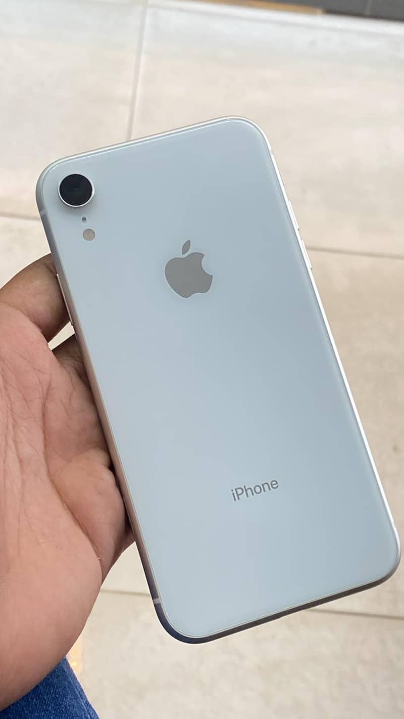 Apple iPhone XR 0