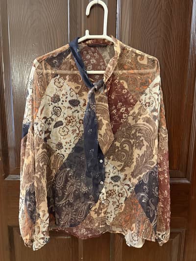 Used & New Branded Tops, T shirts and Trousers for SALE!