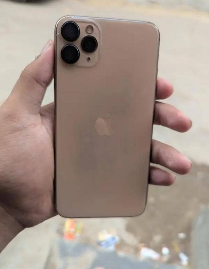 Apple iPhone 11 Pro Max 2