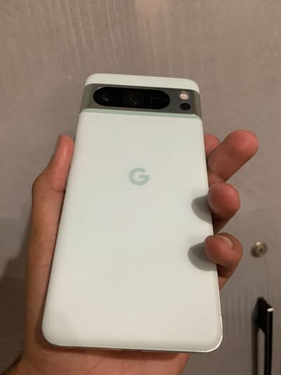Google Pixel 8 Pro