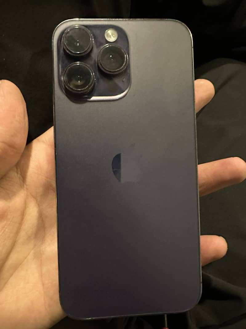 Apple iPhone 14 Pro Max 1