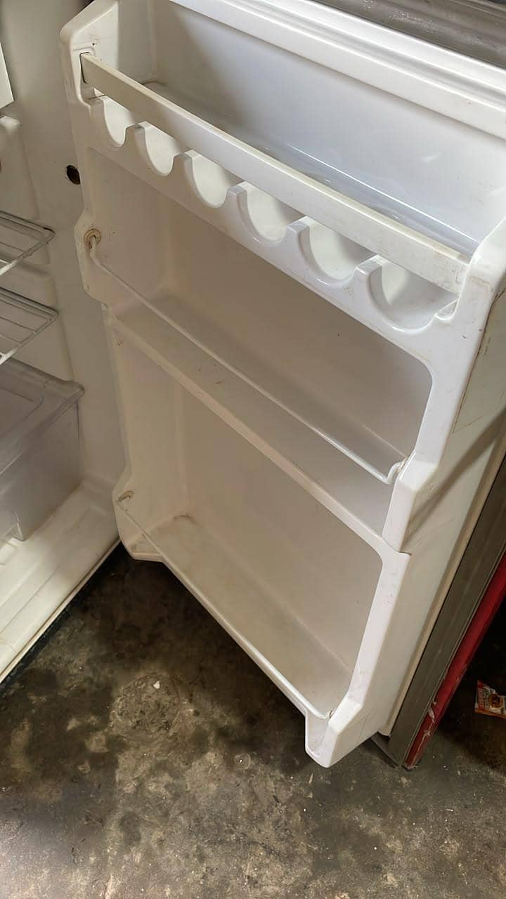 bed room fridge 0