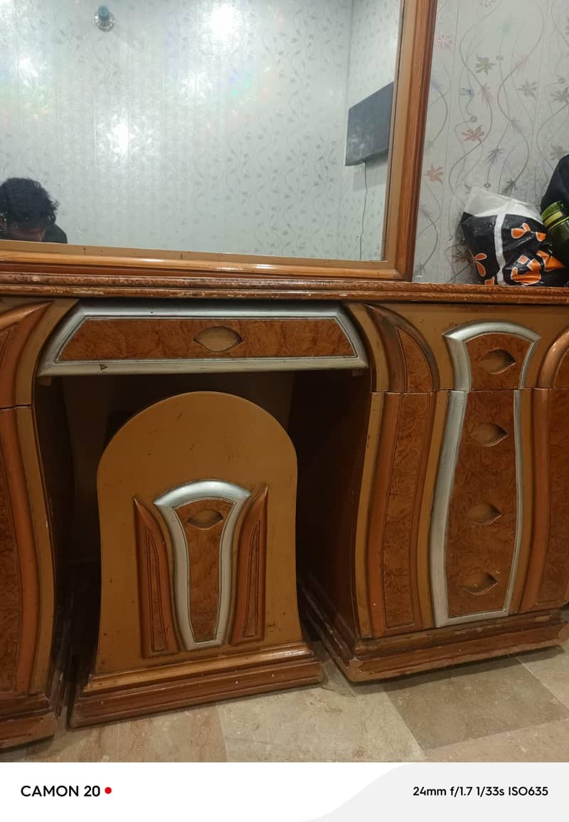 dressing table with mirror 4