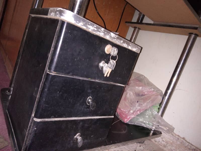 computer trolley 0