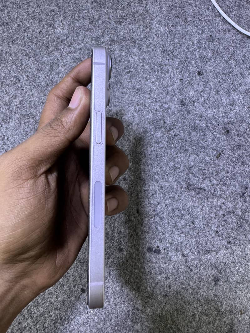 Apple iPhone 14 4