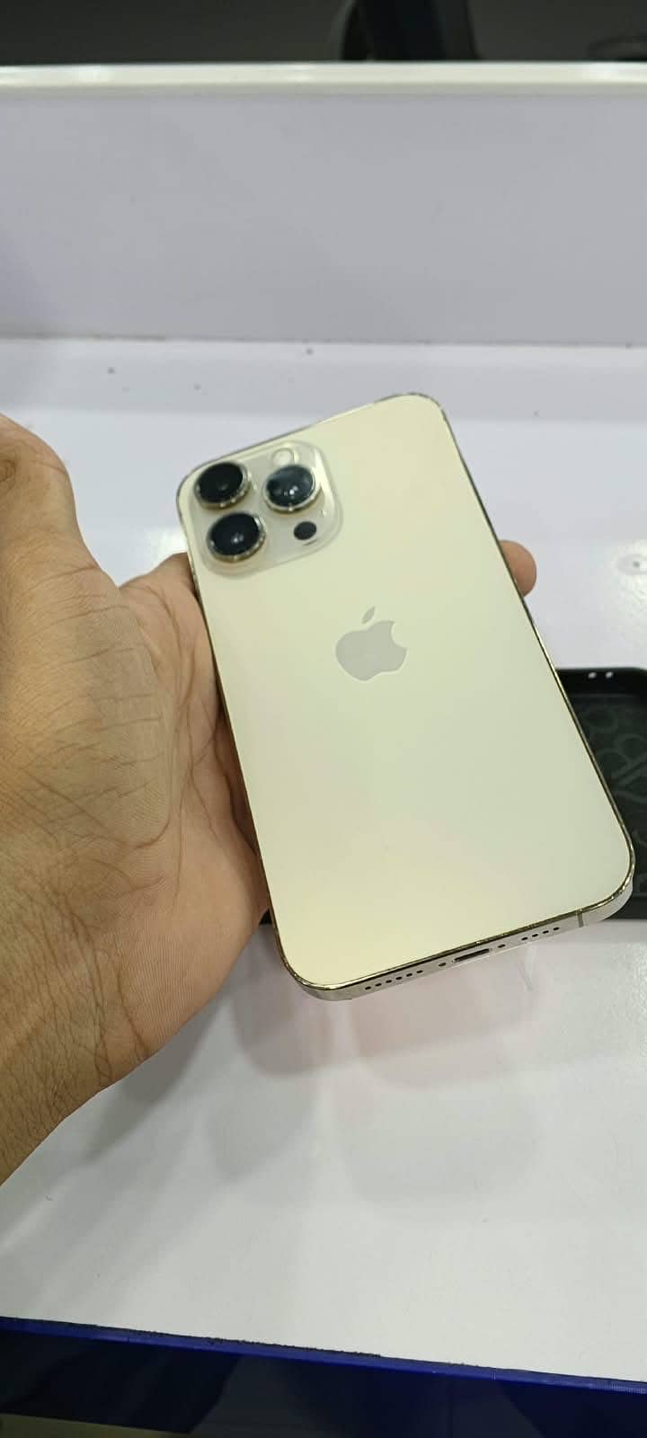 Apple iPhone 14 Pro Max 1