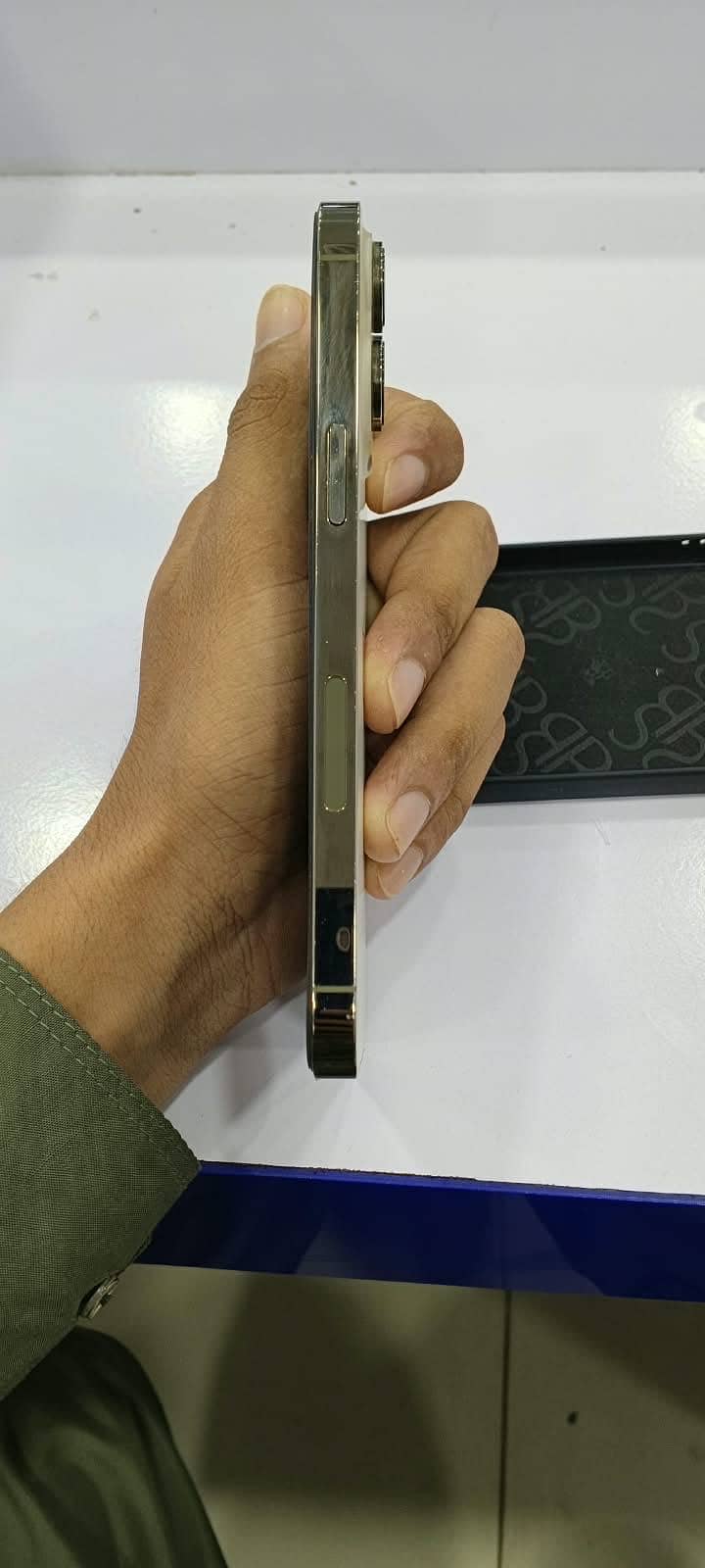 Apple iPhone 14 Pro Max 4