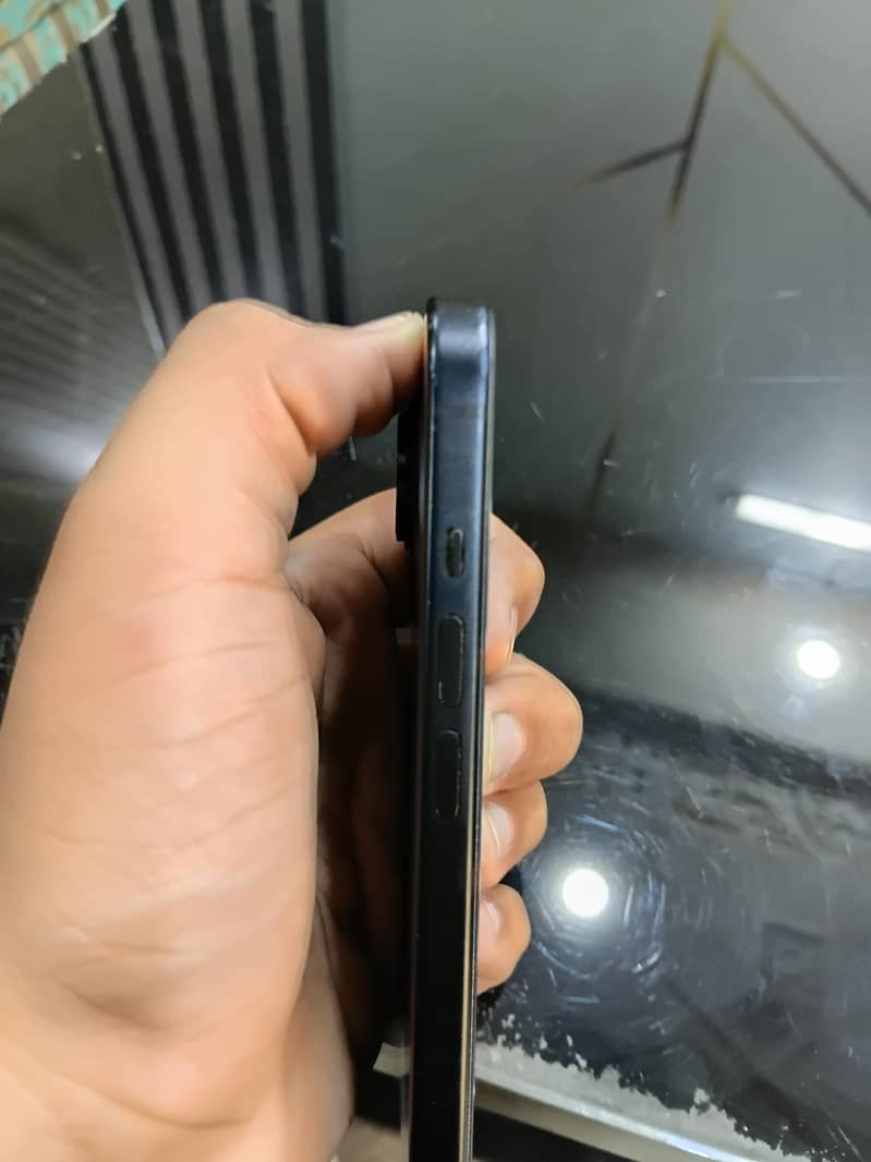 Apple iPhone 15 6