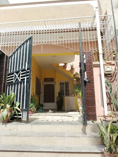 House west open extra land Excellent condition 160 feet main road facing Kda lease North karachi sector 8