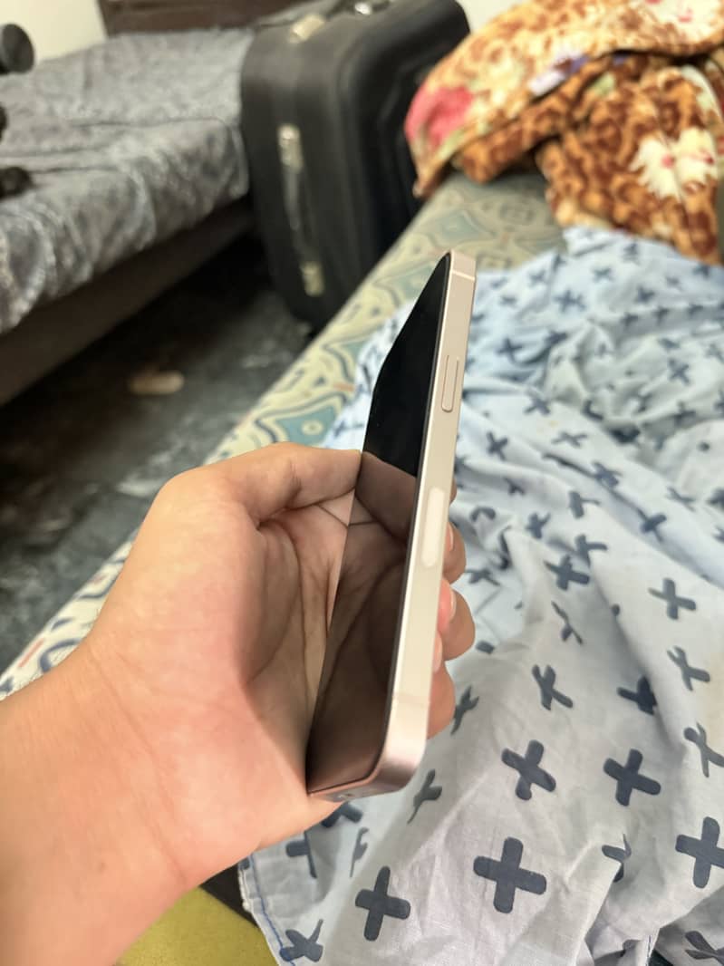 Apple iPhone 13 2