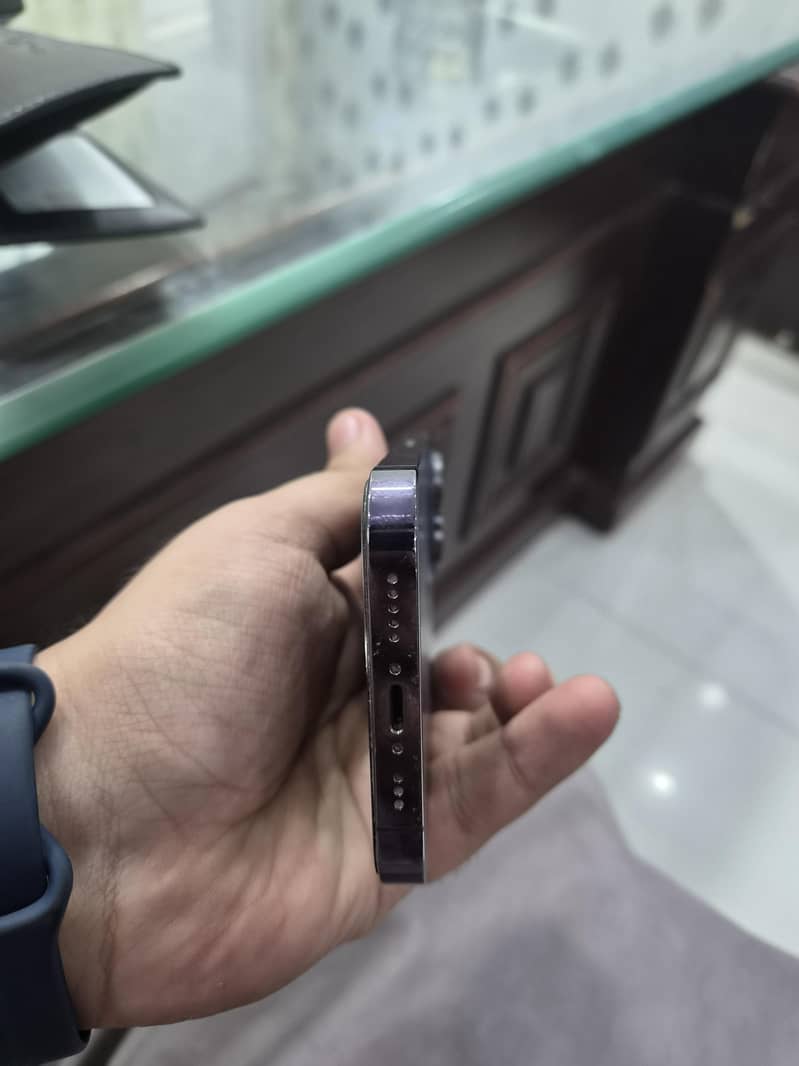 Apple iPhone 14 Pro 1