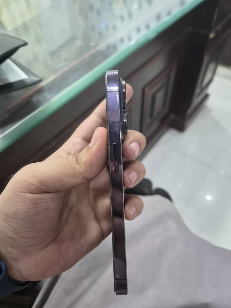 Apple iPhone 14 Pro 2