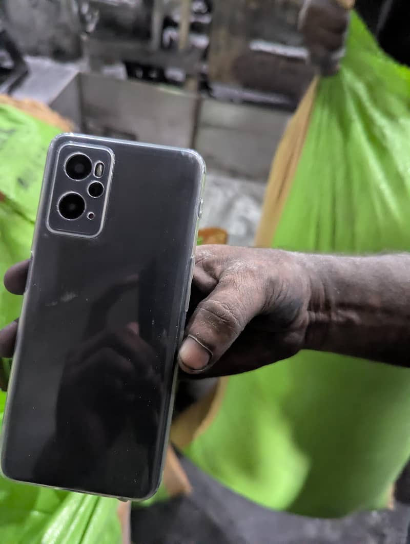 OPPO A76 1