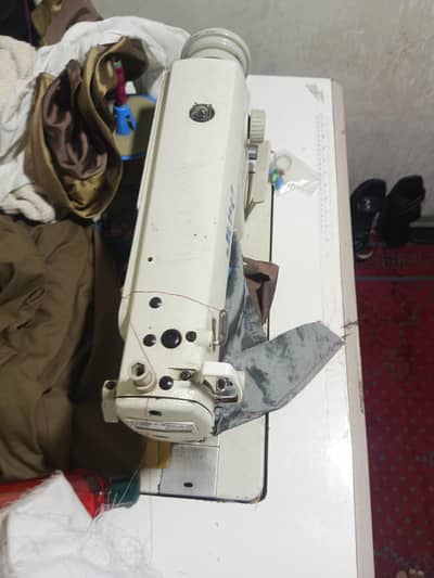 Juki 8700 with new table stand and servo motor