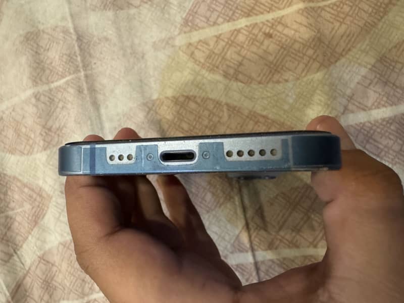 Apple iPhone 14 4