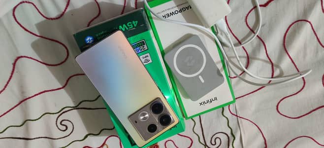 Infinix not 40.  ram 8+8 rom 256 GB