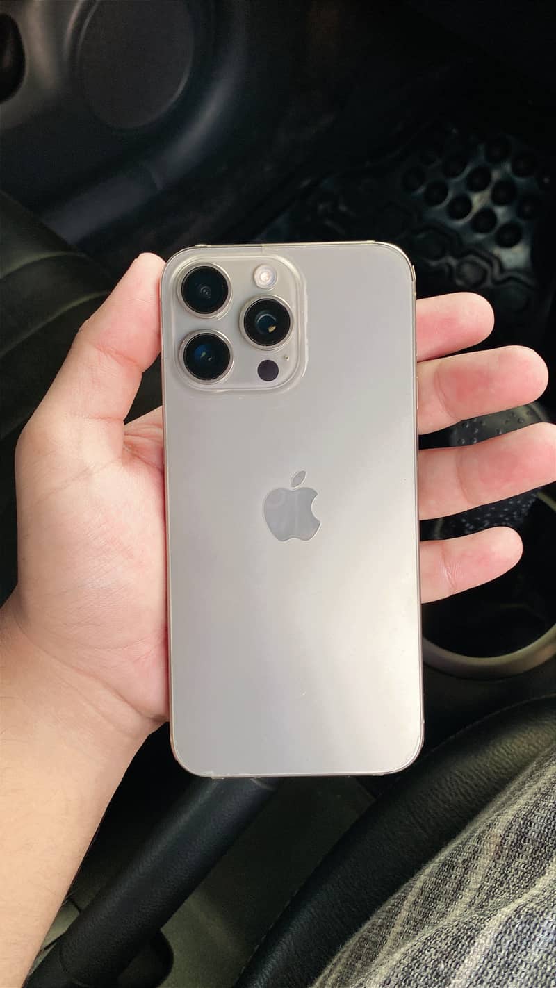 Apple iPhone 15 Pro Max 0