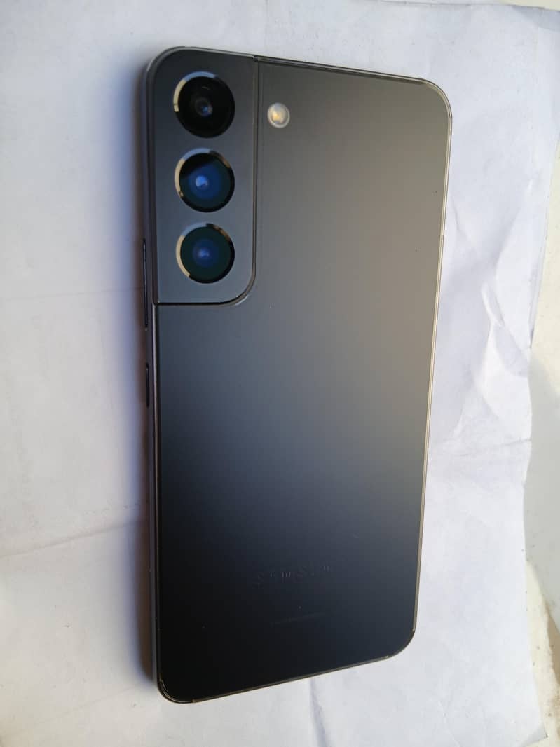 Samsung S22 2