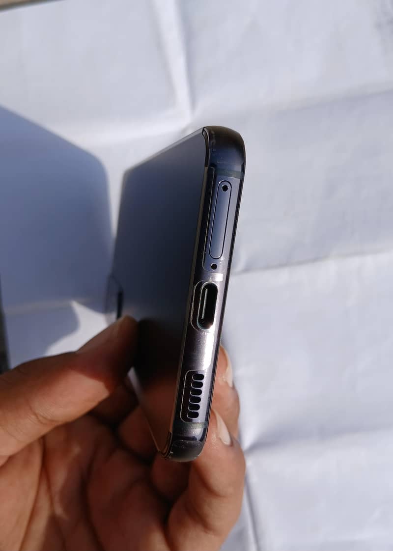 Samsung S22 6