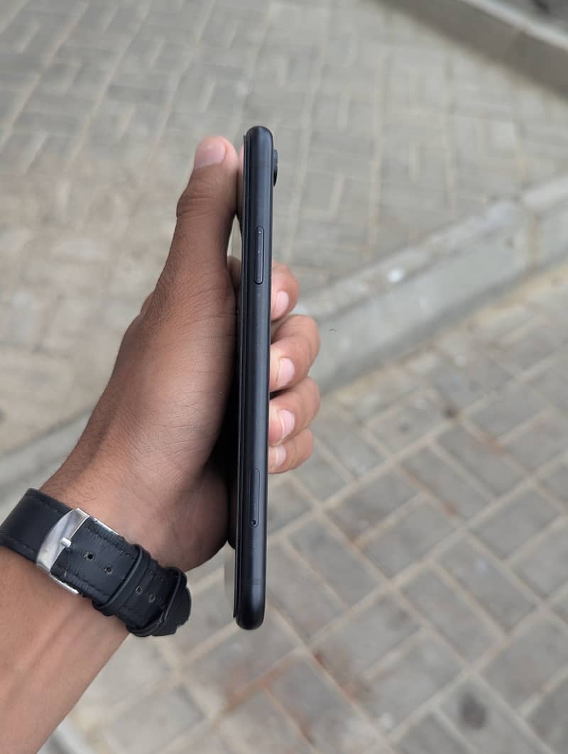 Apple iPhone XR 1