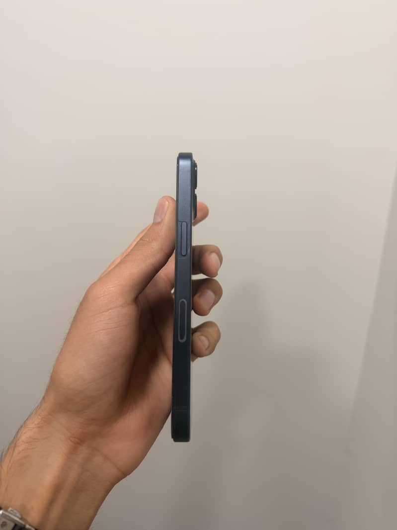 Apple iPhone 13 3
